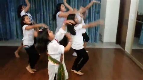 London Thumakda Bollywood Dance Routine Youtube