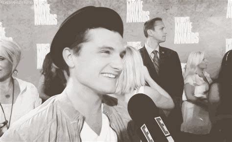 josh hutcherson | GIF | PrimoGIF