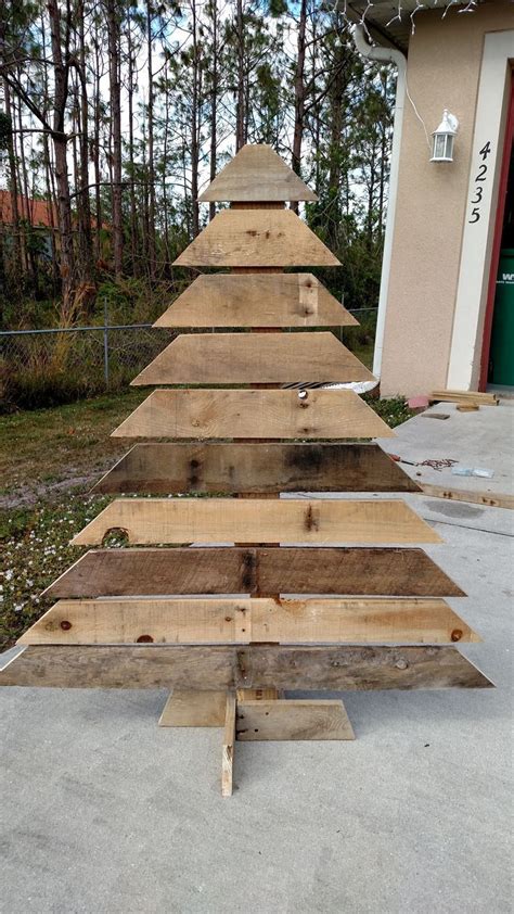 How To Make A Wooden Pallet Christmas Tree At Joseph Lewis Blog