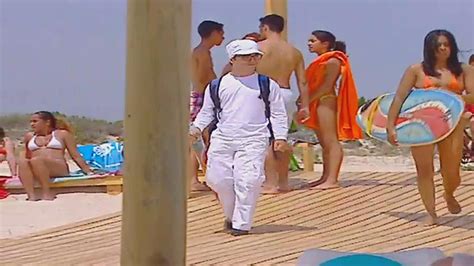 Hilariante Momento em que Crómio chega à praia Morangos Açúcar