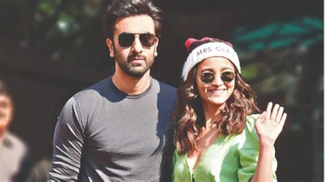 Ranbir Kapoor And Alia Bhatt To Have A December Wedding रिपोर्ट्स में