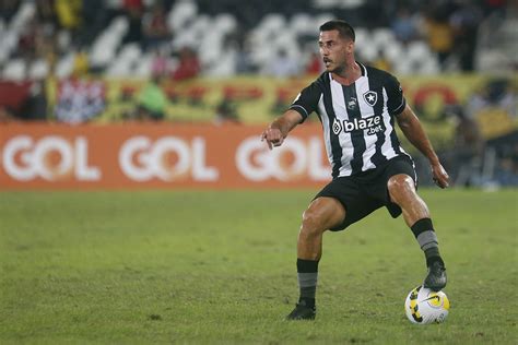 Meia Do Botafogo Gabriel Pires Projeta Jogo Contra O Fortaleza Vamos