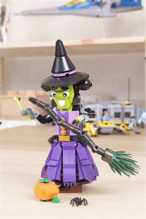 LEGO Creator 3 In 1 40562 Mystic Witch Free Gift Review