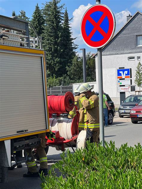 Alarm Feuer Menschenleben In Gefahr Schwarzer Rauch Aus Fenster