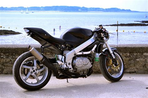 Honda Vfr Rc Cafe Racer Garage Cafe Racers Customs Passion