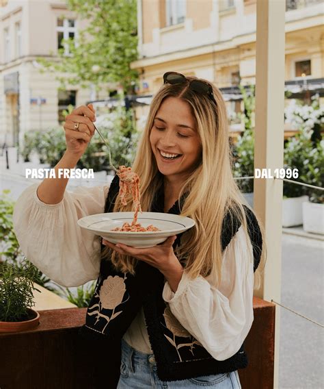 Spaghetti Company - Крем супа от грах в препечена питка 🍞 с маслинова ...