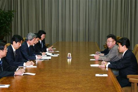 午前、北朝鮮・平壌の：ドキュメント小泉首相訪朝（2002年9月） 写真特集：時事ドットコム