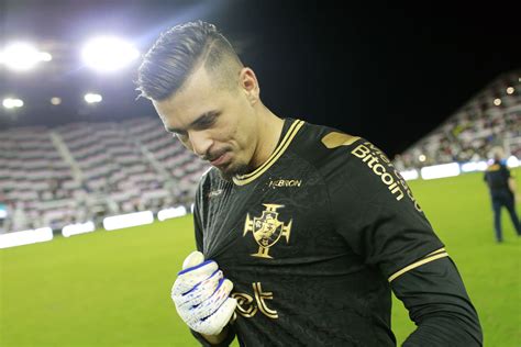 Diretor Do Corinthians Confirma Acerto Inter Pelo Goleiro Ivan