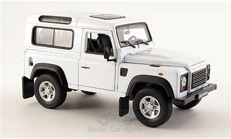 Modellino In Miniatura Land Rover Defender Welly Bianco