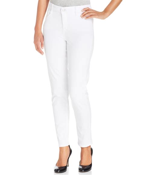 Jones new york Signature Skinny Jeans in White | Lyst