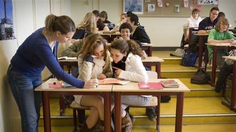 Duizenden Leerlingen Gaan In De Zomer Gewoon Naar School