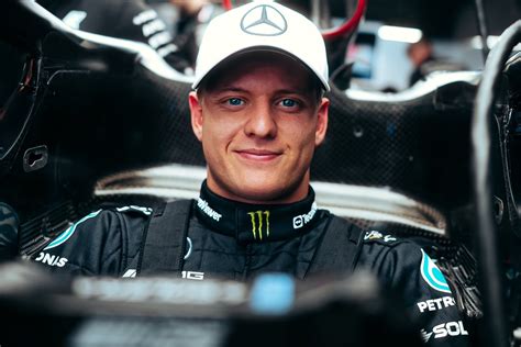 Mick Schumacher Na Mercedes A Primeira Vez O W Em Barcelona