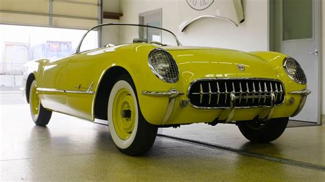 Fully Restored 1955 Chevrolet Corvette in Harvest Gold Will Knock Your Socks Off - autoevolution