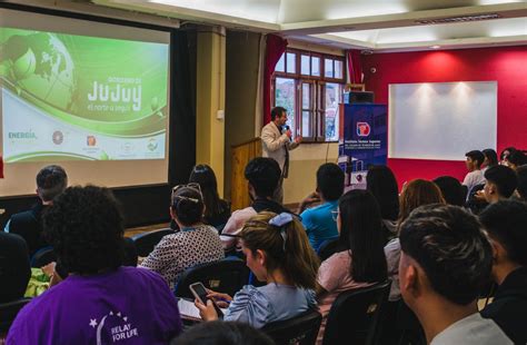 Eficiencia energética capacitación a estudiantes de la FNE