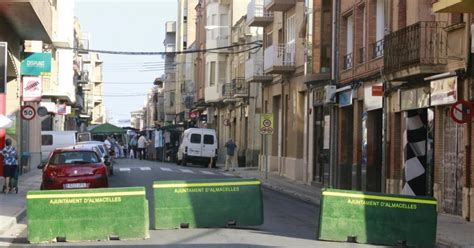 Almacelles reforça la seguretat del mercat amb tanques de formigó