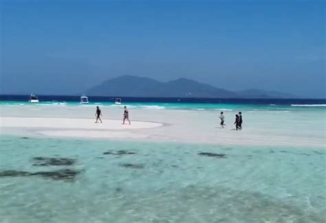 Taman Nasional Karimunjawa Pulau Cantik Dengan Hiasan Pasir Putih Yang