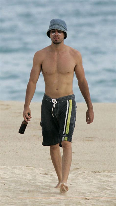 Enrique In The Beach Enrique Iglesias Enrique Iglesias Albums Sexy Men