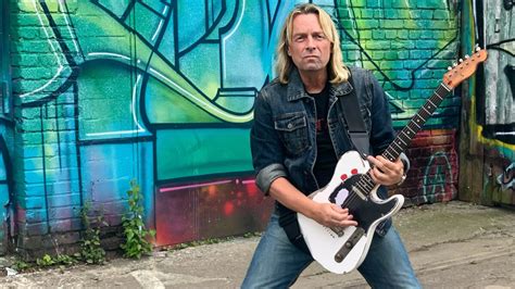 Michael Voss Landete Mit Tribute An Status Quo Legende Rick Parfitt Auf