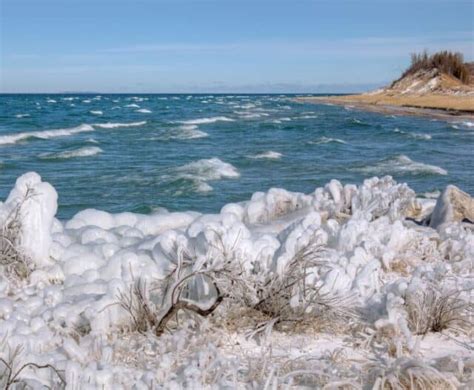 Sleeping Bear Dunes Winter Vacation Guide My Michigan Beach And Travel