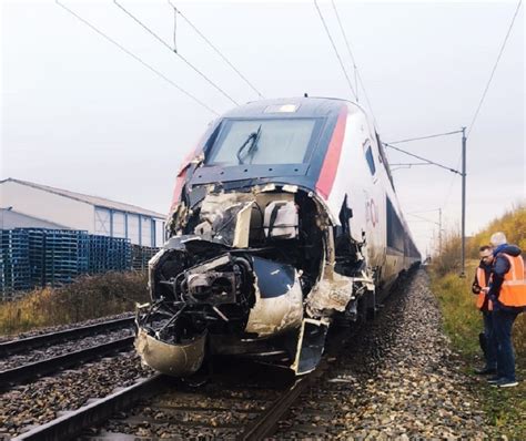 Accident Dans Le Nord Un Tgv Percute Un Tracteur Un Blessé Grave