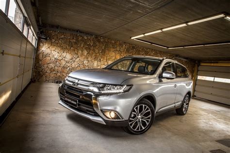 4k 2015 Outlander Br Spec Mitsubishi Garage Hd Wallpaper Rare Gallery