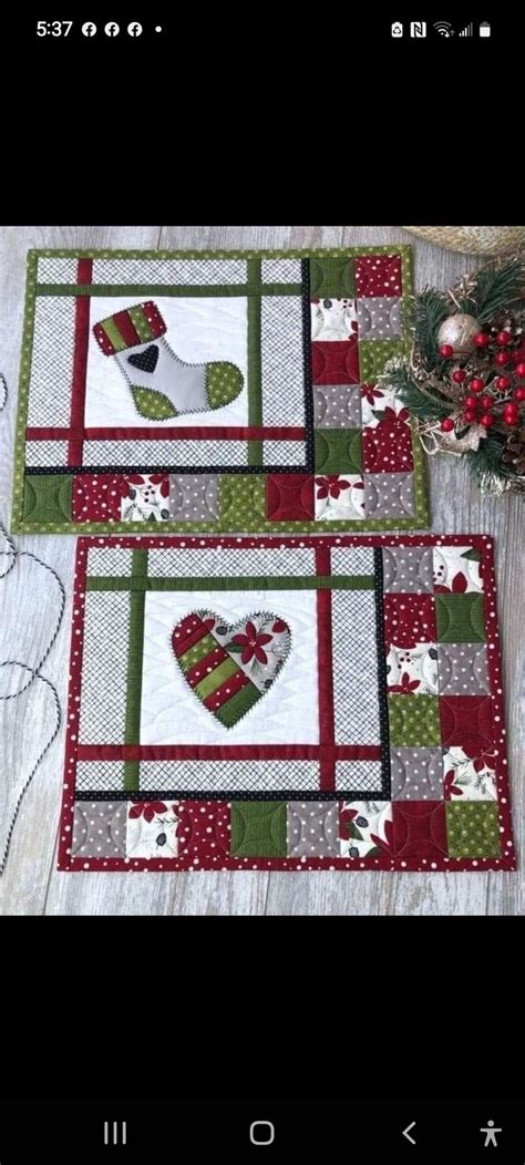 Pin by Ivana Vejtasová on Patchwork Table runners Christmas quilting