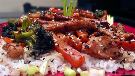 Mit Glanz und gebraten gegrillt oder geschmort Teriyaki Hühnchen mit