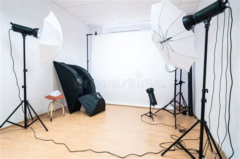 Photo Studio Setup for Object Photo Shoot Stock Illustration - Illustration of glow, fabric ...