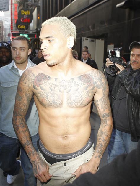 Shirtless Singers Chris Brown Shirtless In The Streets Of New York