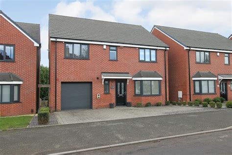 Lowndes Road Wollaston Stourbridge Dy8 4 Bed Detached House For Sale