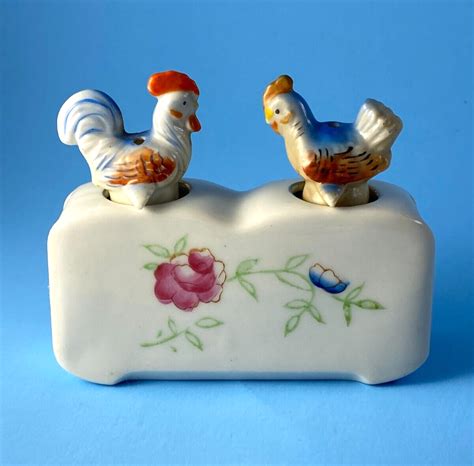 Vintage Tt Nodder Chicken And Rooster Salt And Pepper Shaker Set Ebay