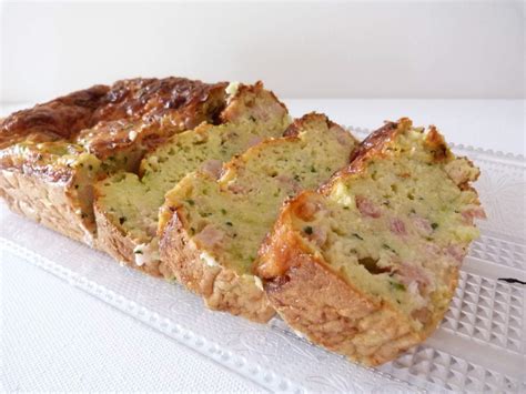 Cake à la courgette et aux lardons