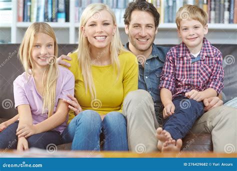 Vivir Un Estilo De Vida Saludable Y Feliz Retrato De Una Familia Feliz