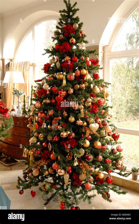 Large Christmas Tree Decorated With Christmas Balls Im Weller