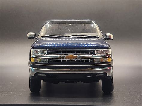 1999 Chevy Silverado Street Pickup Truck Plastic Model Truck Kit