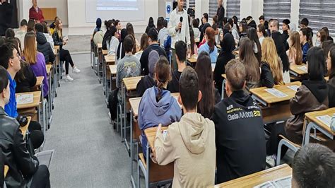 Okulumuzda Zel K Br S Niversitesi Mehmet Akif Ersoy Anadolu Lisesi