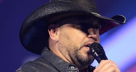 CMT Pulls Jason Aldean S Try That In A Small Town