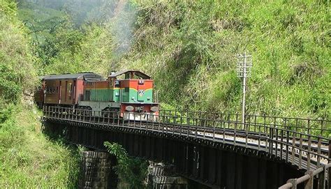 The Train Of Udarata Menike On The Uduwara Huge Bridge Flickr