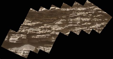 Curiosity S New Teal Ridge Panorama Shows Off Dusty Mars Landscape