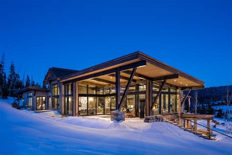 Mountain Peek | Modern Rustic Home in Montana | Wowow Home Magazine