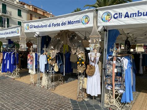 Il Mercato Degli Ambulanti Di Forte Dei Marmi A Roma Sabato Maggio