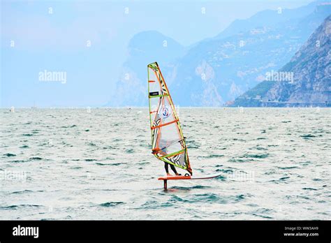 Torbole Nago Lago Di Garda Lago Benaco Italien Windsurfen Am