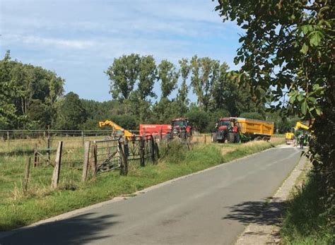 Tractor En Aanhangwagen Kantelen Persinfo