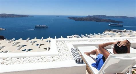 The Five Best 5-Star Hotels in Santorini, Greece | Greek islands ...