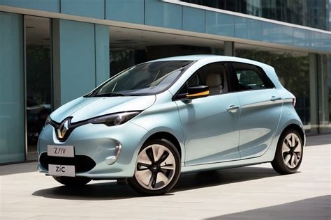 Exploring The Performance And Pricing Of The Renault Zoe Amazing Cars