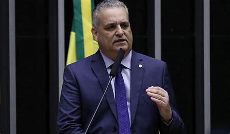 Alfredo Gaspar e grupo de deputados apresentam notícia crime contra