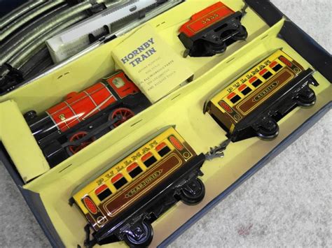 Vintage Meccano Hornby Clockwork M O Gauge Passenger Train Set