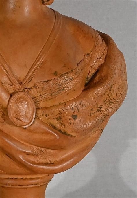 Félix Lecomte Bust of Marie Antoinette 1920s Terracotta for sale at