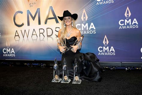 CMA Award Winner Lainey Wilson Shares The Mantra She Recites Everyday