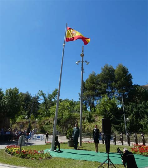 Izado de la última Bandera del cuartel General Ricardos de Barbastro